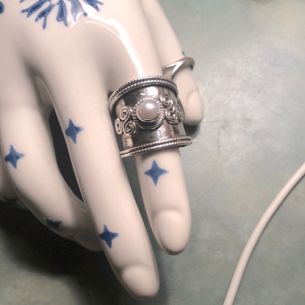 Womens BOHO sterling silver with pearl ring.